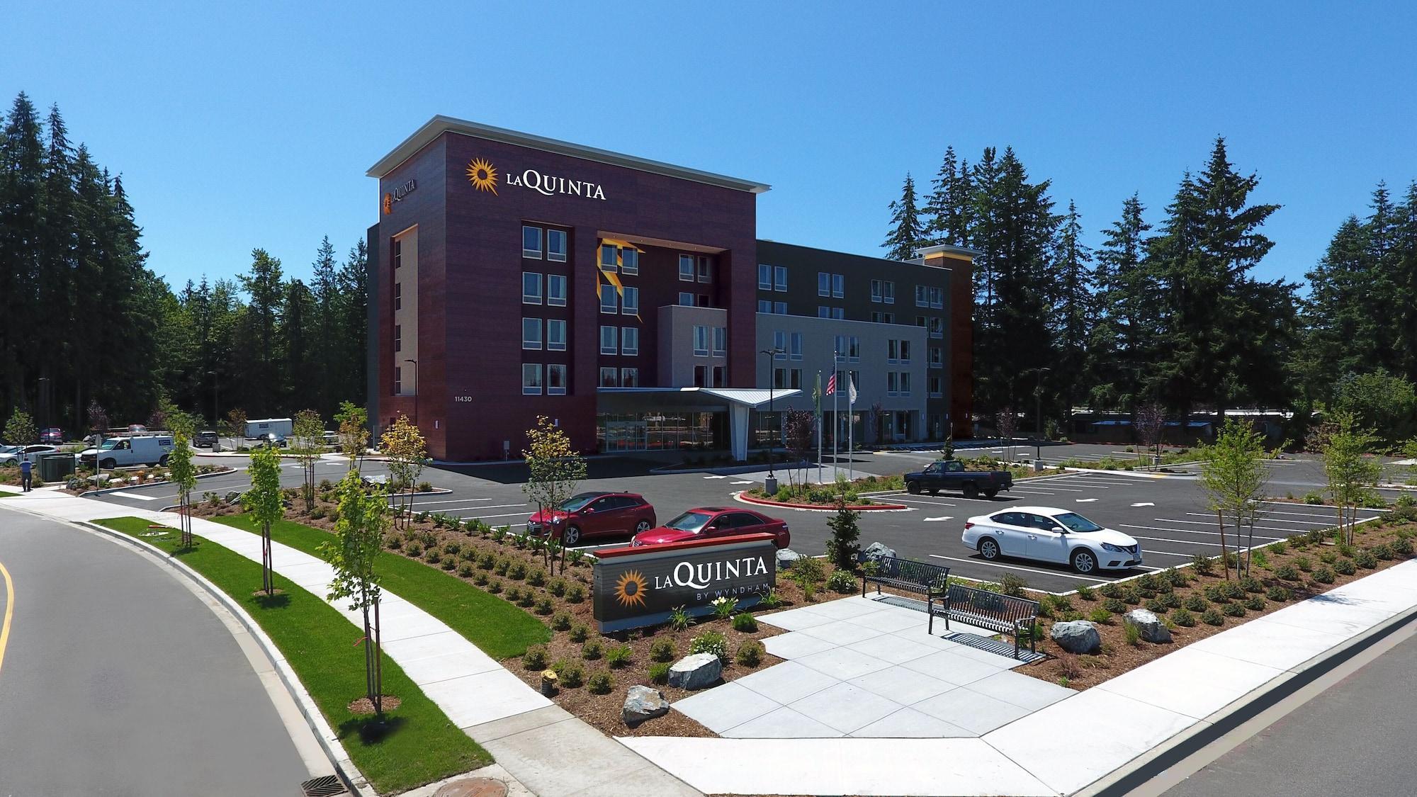 La Quinta Inn & Suites By Wyndham Marysville Exteriör bild